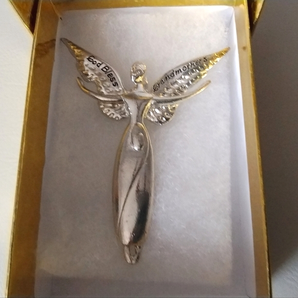 Guardian Angel Pin Brooch for Grandmothers - Picture 3 of 12
